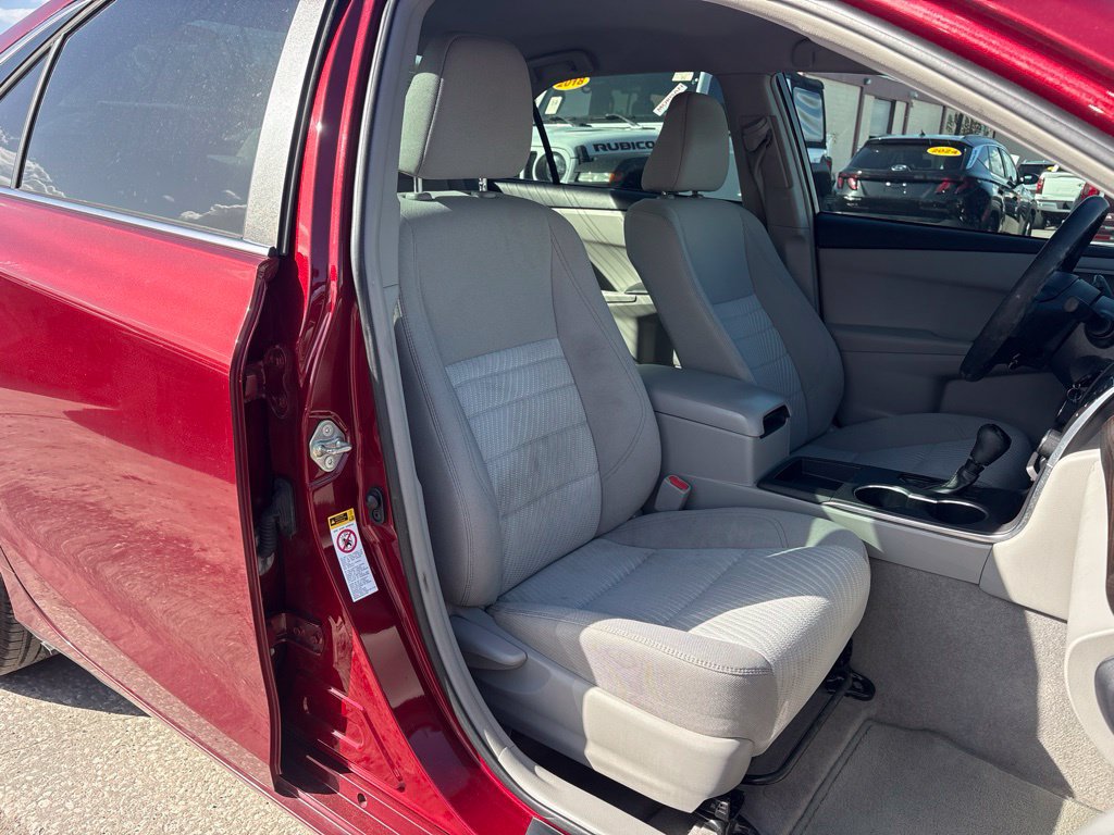 Used 2016 Toyota Camry LE FWD image 20
