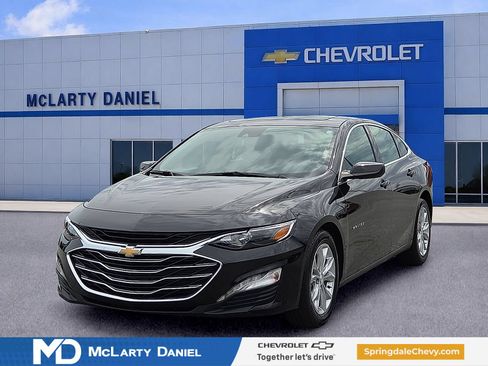 Used 2024 Chevrolet Malibu LT FWD image 2