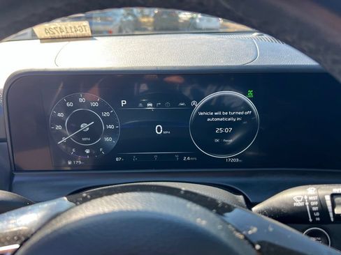 Certified 2025 Kia Seltos EX w/ EX Sunroof Package AWD/4WD image 16