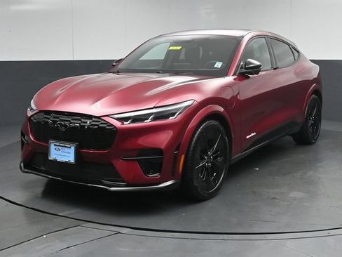 Certified 2025 Ford Mustang Mach-E GT AWD/4WD image 3