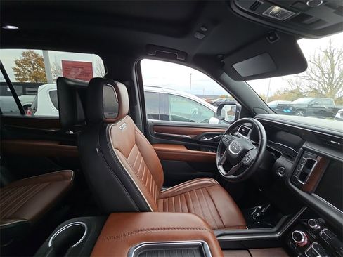 Used 2023 GMC Yukon XL Denali Ultimate image 10