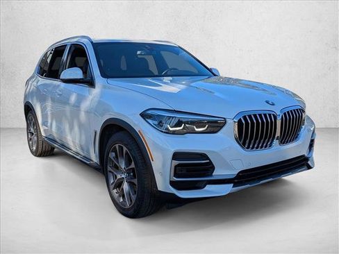 Used 2023 BMW X5 sDrive40i w/ Premium Package image 3