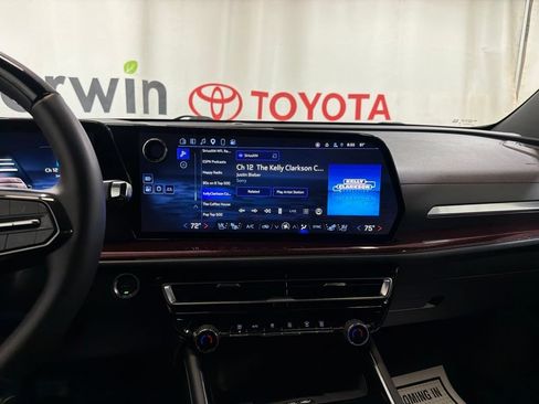 Used 2024 Chevrolet Traverse RS w/ LPO, Floor Liner Package AWD/4WD image 29