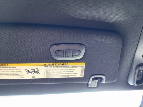 New 2026 Chrysler Pacifica Limited image 21