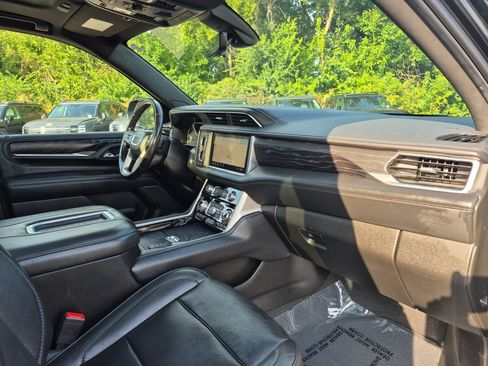 Used 2021 GMC Yukon XL Denali w/ Denali Premium Package AWD/4WD image 31
