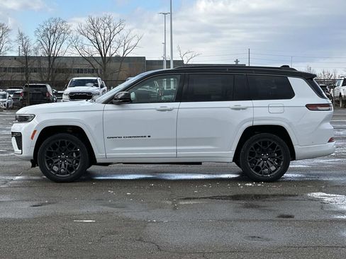 New 2026 Jeep Grand Cherokee L Summit w/ Obsidian Package image 5
