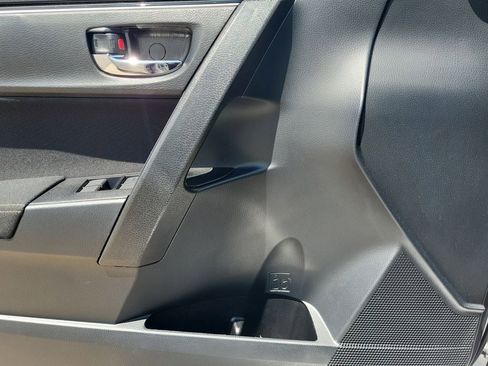 Used 2019 Toyota Corolla LE FWD image 10