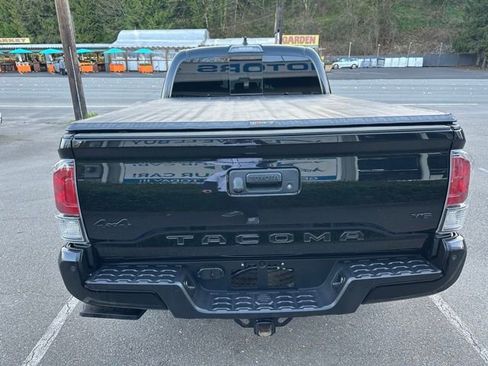 Used 2021 Toyota Tacoma Limited w/ Blackout Package (TMS) image 6