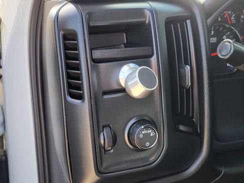 Used 2018 Chevrolet Silverado 1500 Custom w/ Custom Value Package image 23