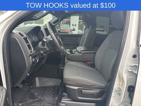 Used 2024 RAM 2500 Tradesman w/ Chrome Appearance Group image 13