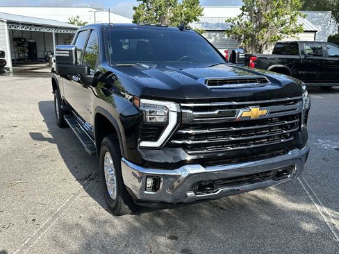 Used 2024 Chevrolet Silverado 2500 LTZ w/ LTZ Convenience Package AWD/4WD image 8