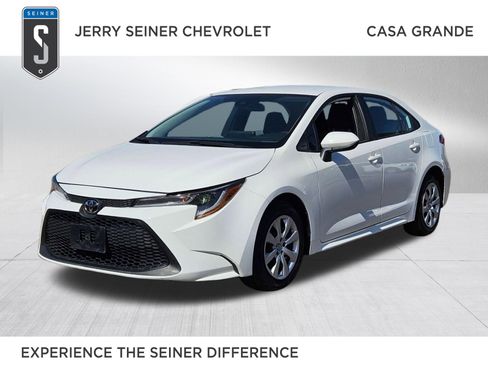Used 2022 Toyota Corolla LE FWD image 1