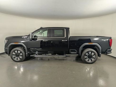 Used 2025 GMC Sierra 2500 Denali w/ Technology Package AWD/4WD image 5
