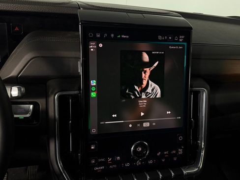 Used 2025 GMC Yukon Denali image 15