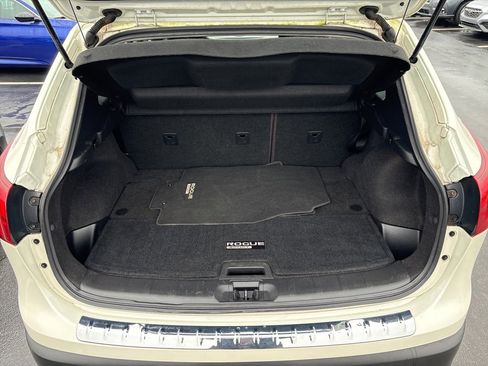 Used 2017 Nissan Rogue Sport SV image 25