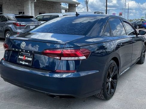 Used 2022 Volkswagen Passat 2.0T SE FWD image 4