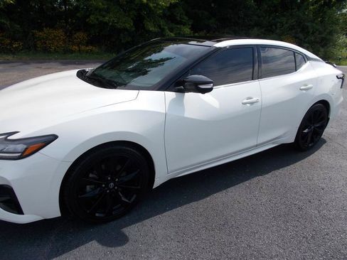 Used 2023 Nissan Maxima SR w/ Sport Mat Group FWD image 7