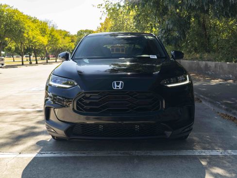 Used 2024 Honda HR-V Sport image 3