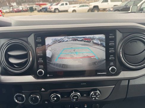 Used 2020 Toyota Tacoma TRD Off-Road image 16