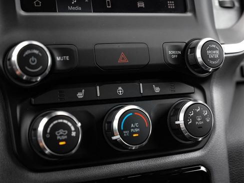 Used 2023 RAM 1500 Big Horn AWD/4WD image 30