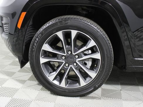 Used 2023 Jeep Grand Cherokee Overland w/ Luxury Tech Group IV image 4