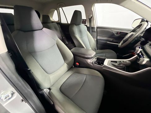 Used 2022 Toyota RAV4 LE image 30