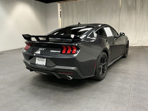 Used 2024 Ford Mustang GT RWD image 5
