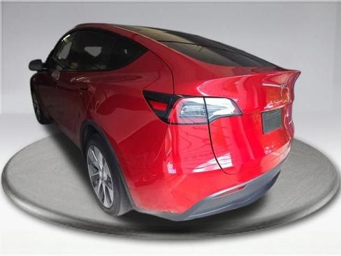 Used 2023 Tesla Model Y Long Range AWD/4WD image 9