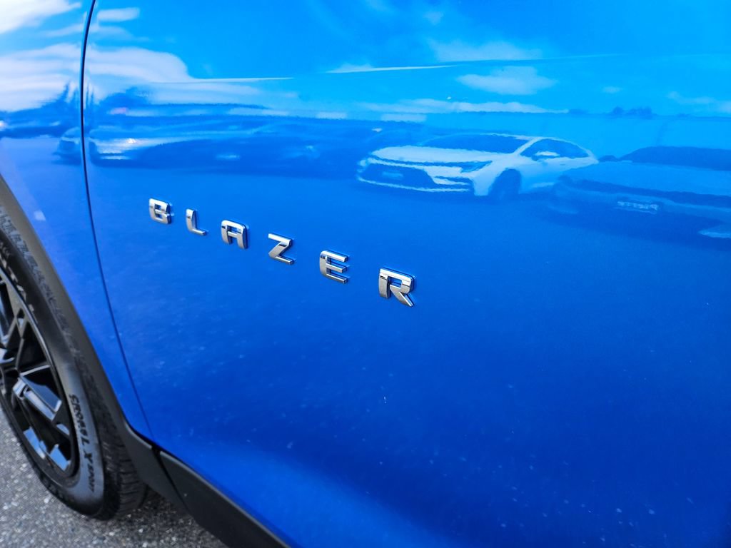 Used 2025 Chevrolet Blazer LT FWD image 10