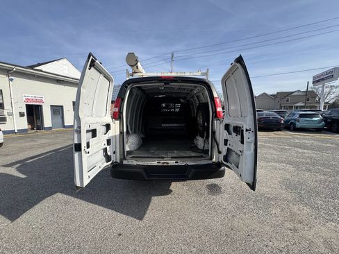 Used 2019 Chevrolet Express 3500 3500 3dr Cargo Van w/ Driver Convenience Package image 30