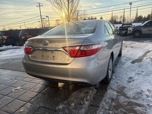 Used 2017 Toyota Camry LE image 5