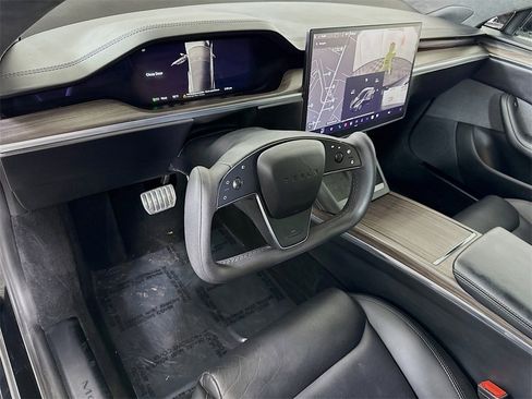 Used 2022 Tesla Model S image 19