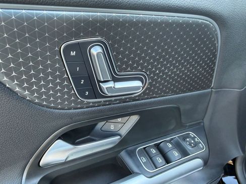 New 2025 Mercedes-Benz GLA 250 image 13