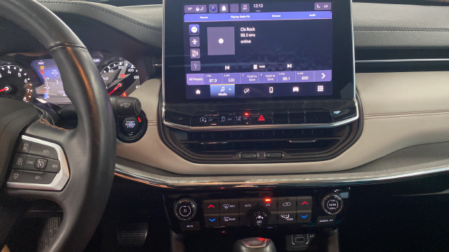 Used 2022 Jeep Compass Limited w/ Sun and Sound Group AWD/4WD image 13