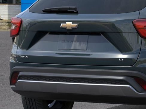 New 2026 Chevrolet Trax LT w/ Driver Confidence Package FWD image 14