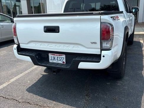 Used 2021 Toyota Tacoma TRD Off-Road w/ TRD Premium Off Road Package AWD/4WD image 8