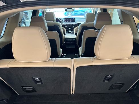 Used 2024 Acura MDX SH-AWD w/ Technology Package image 28