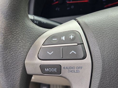 Used 2011 Toyota Camry LE FWD image 21