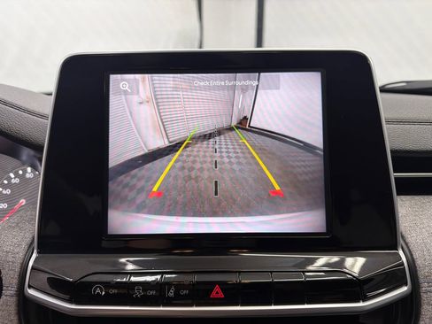 Used 2022 Jeep Compass Latitude FWD image 28