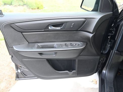 Used 2015 GMC Acadia SLE image 15