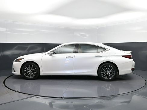Certified 2023 Lexus ES 300h w/ Premium Package image 4