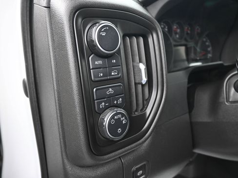 Used 2022 Chevrolet Silverado 1500 Custom image 23