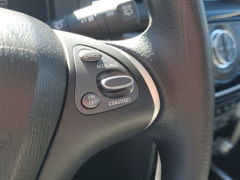 Certified 2020 Nissan Pathfinder S image 24