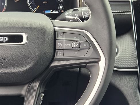 Used 2024 Jeep Grand Cherokee L Altitude image 27