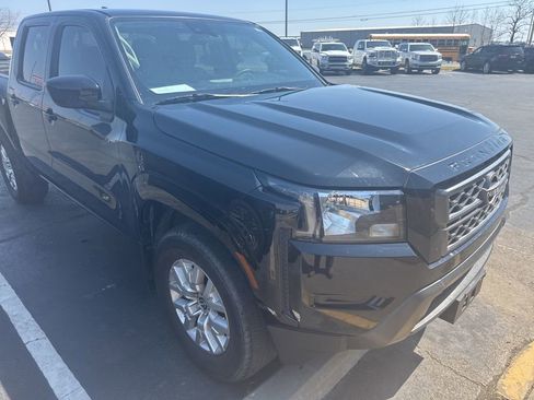 Used 2022 Nissan Frontier SV image 8