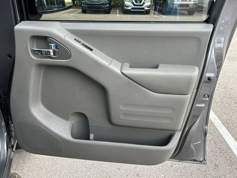 Used 2020 Nissan Frontier SV RWD image 39
