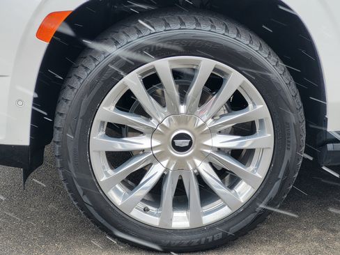 Certified 2024 Cadillac Escalade Premium Luxury w/ Performance Package image 10