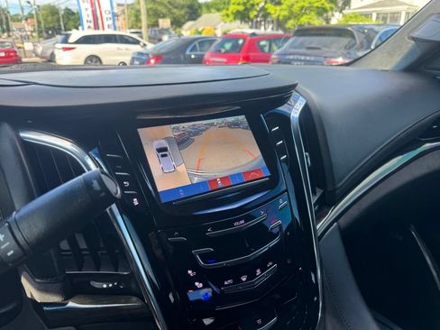 Used 2018 Cadillac Escalade Platinum AWD/4WD image 37