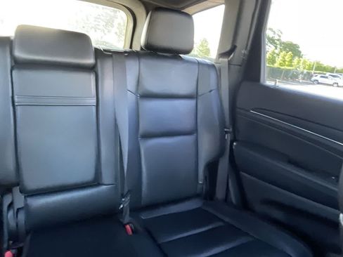 Used 2020 Jeep Grand Cherokee Limited AWD/4WD image 15