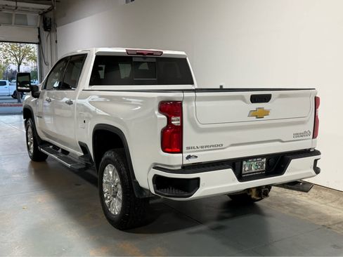 Used 2023 Chevrolet Silverado 2500 High Country w/ Safety Package II AWD/4WD image 3